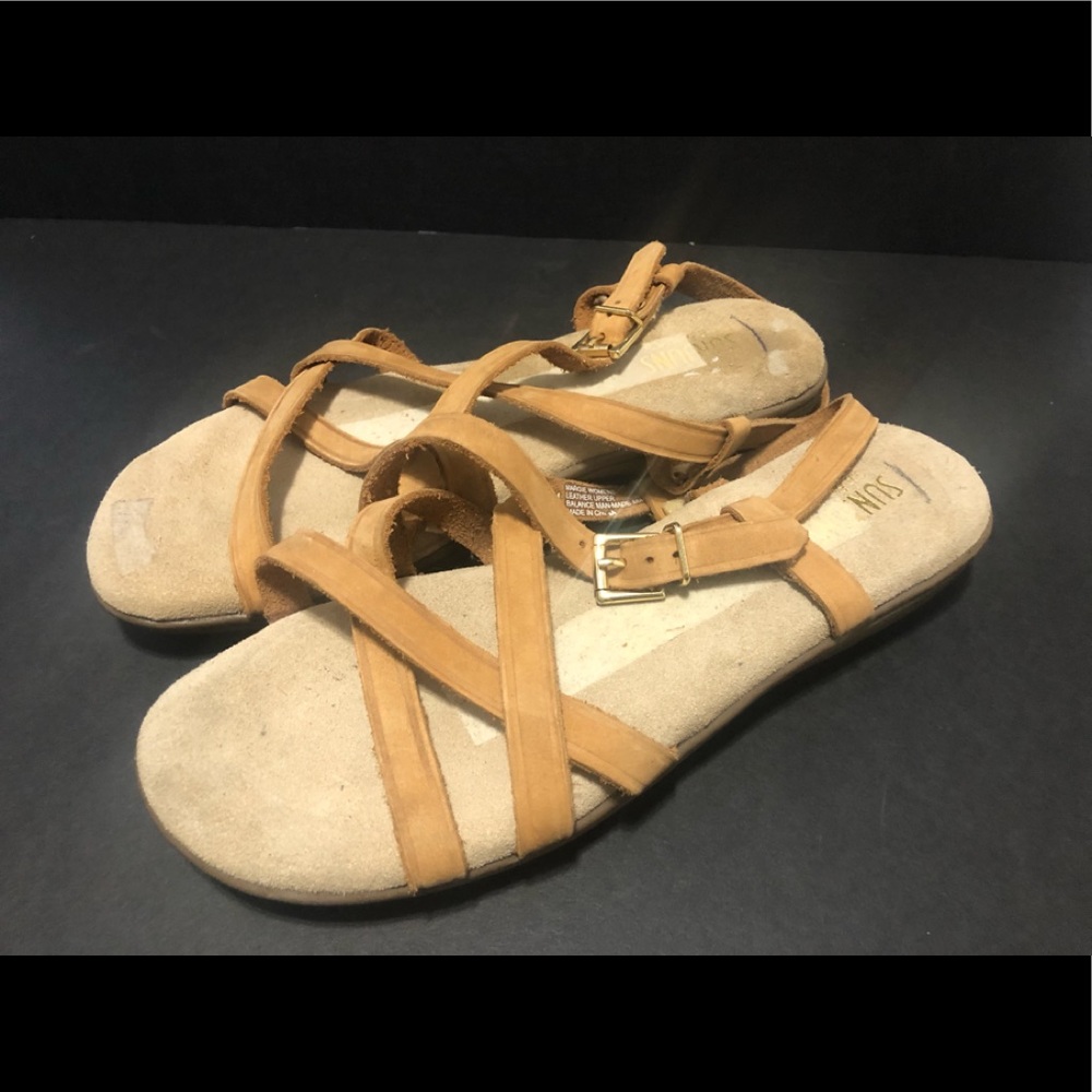 Tan Vintage Sunjuns Margie Sandals!  Women’s size 7.5.  Like New